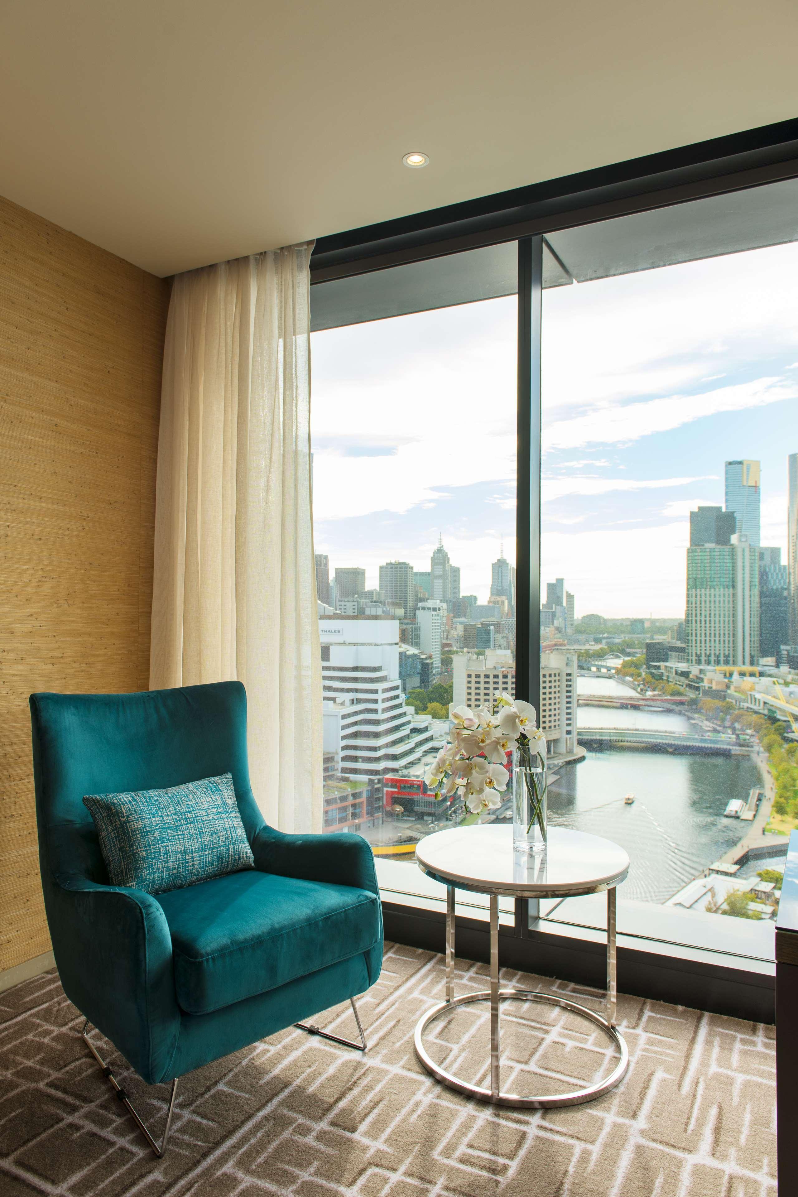 Hotel Pan Pacific Melbourne City Exterior foto A view of Melbourne from a suite at the Crown Towers