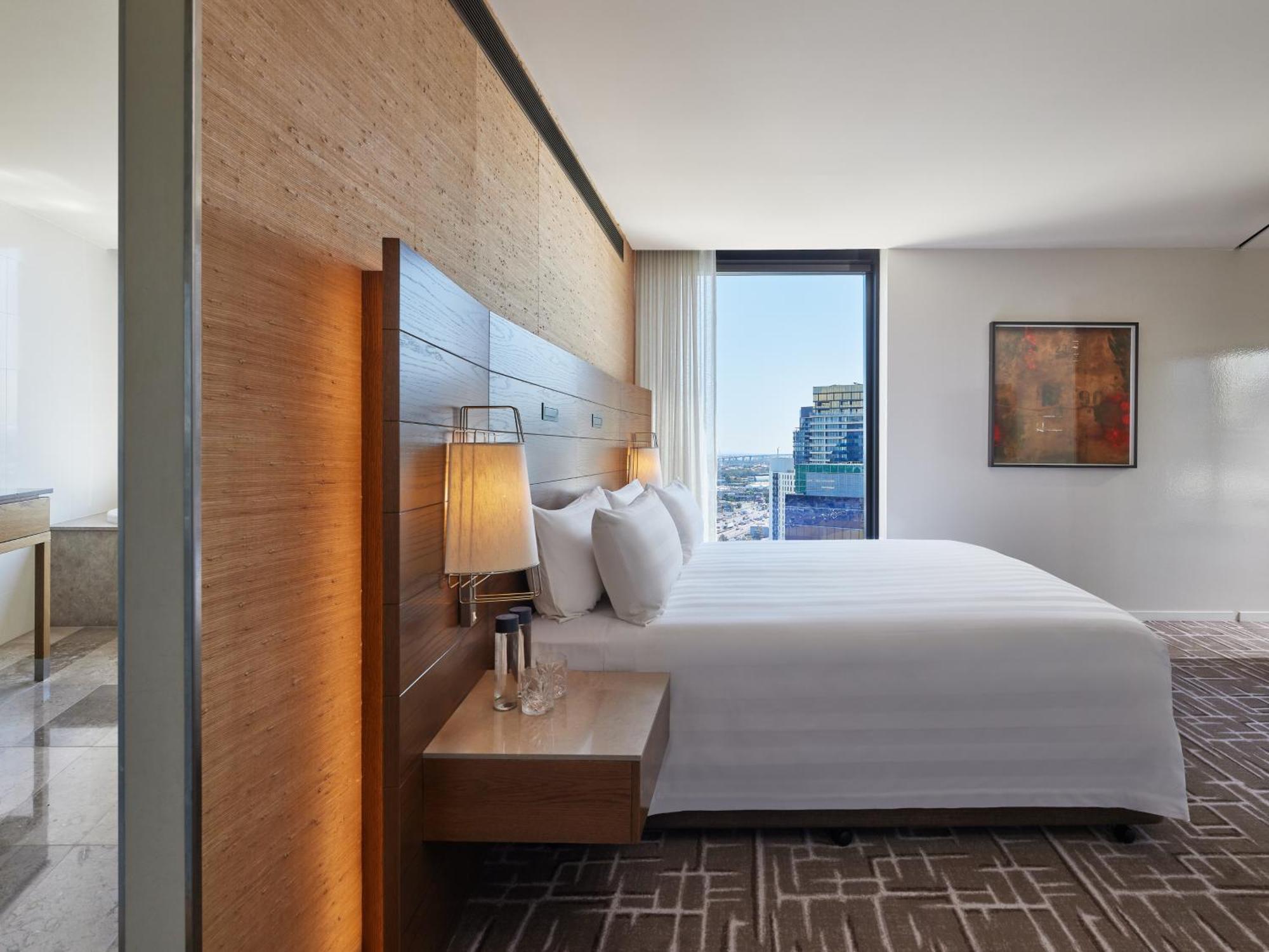 Hotel Pan Pacific Melbourne City Exterior foto A bedroom at the Westin